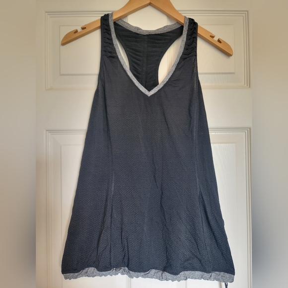 Lululemon Tank sz 8 - Picture 1 of 5